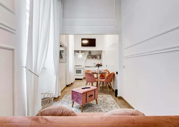 Trevi Fountain - Romedreamhome *